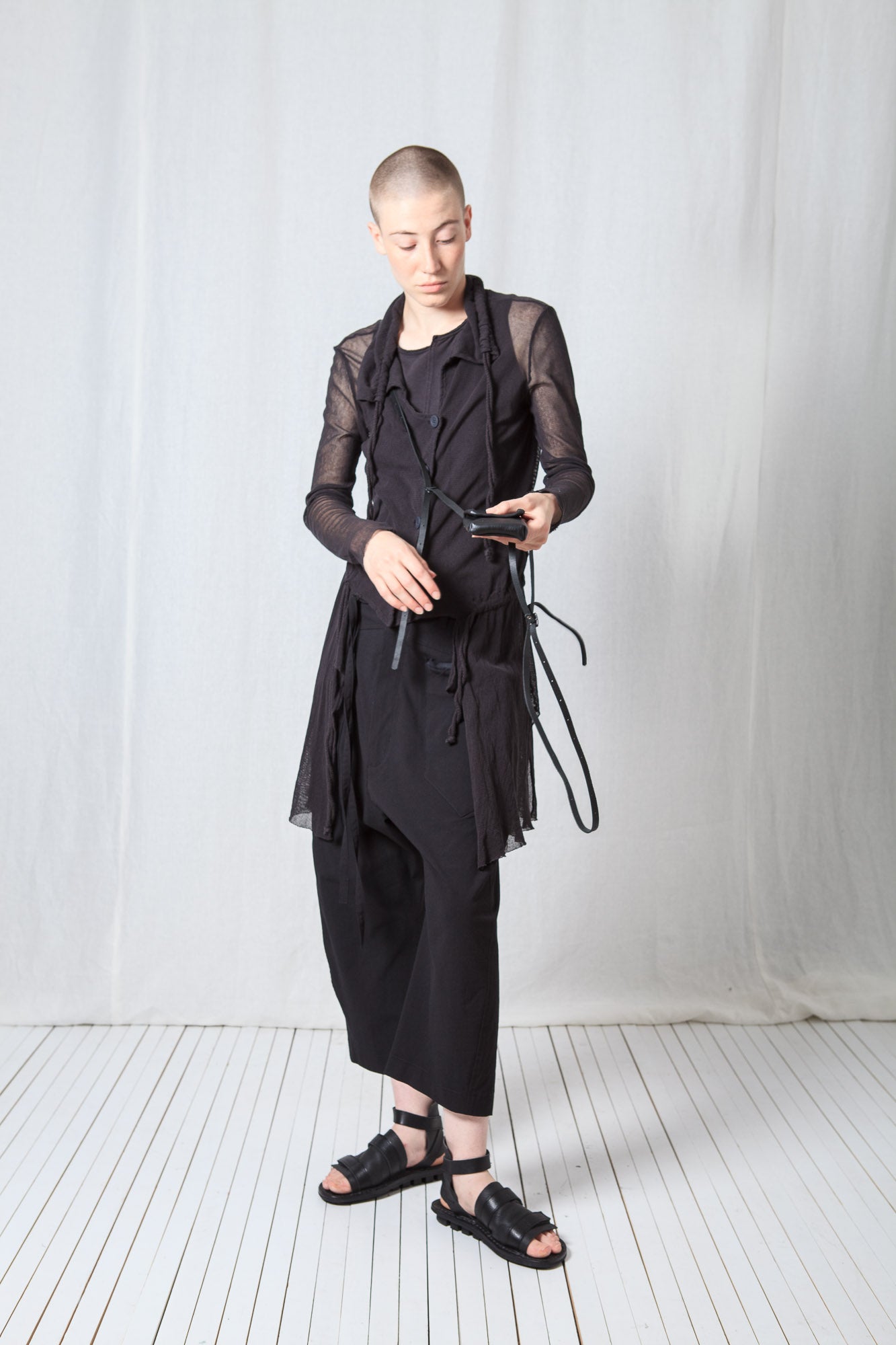 Double Strapped Mobile Bag_Leather